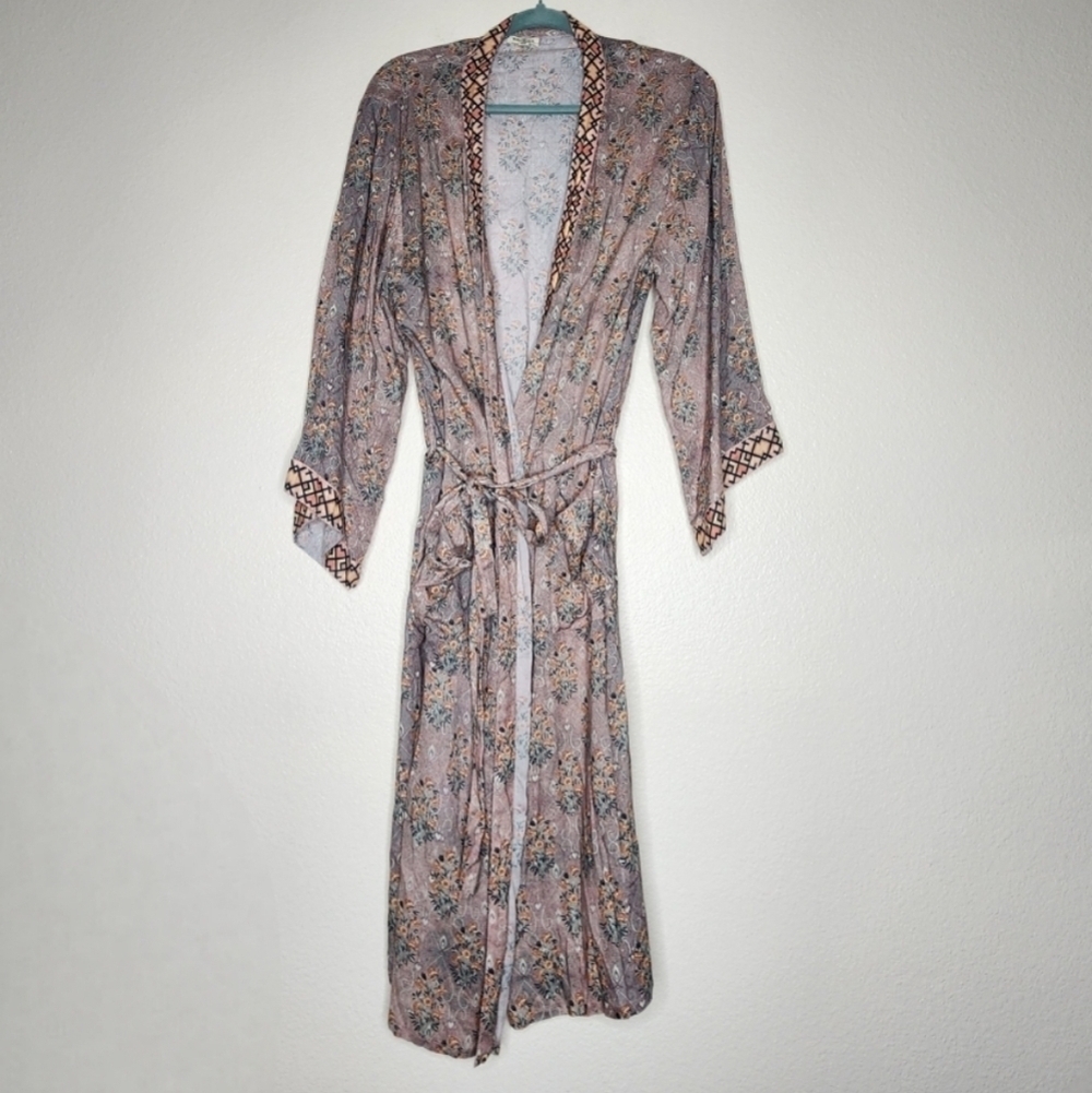 World Market Robe OS - Picture 2 of 4
